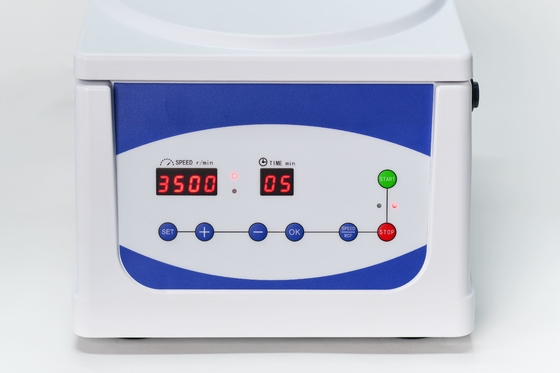 Kompaktny 8x15 ml Pojemność Niskiej Prędkości Centrifugę Max 4000 RPM dla wydajności laboratoryjnej